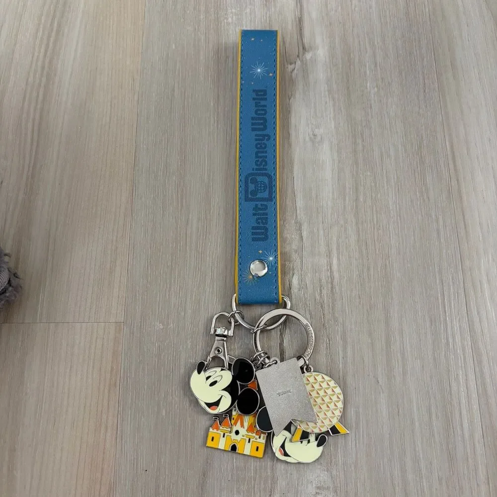 Disney Lanyard w/ Assorted Disney Keychains 2023 Disney World Mickey Mouse